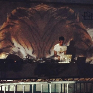 日韩无码精品一区二区
