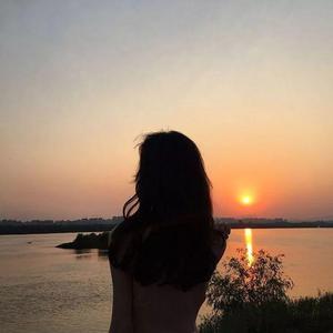 女生赤裸炮机喷射
